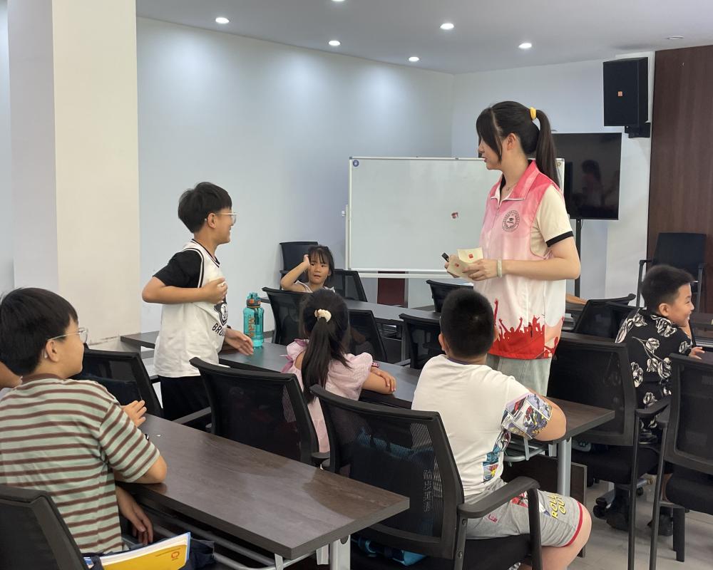 紅心研墨繪希望，青春志愿暖人心 ——南京師范大學(xué)泰州學(xué)院暑期社會實踐紀(jì)實